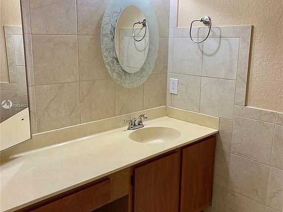 3rd image of 11606 NW 35th Ct