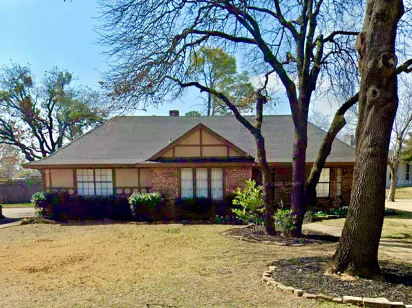 2606 Cloud Ct, Arlington, TX 76017