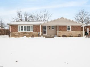 6597 Kingswood Dr, Mayfield Heights, OH