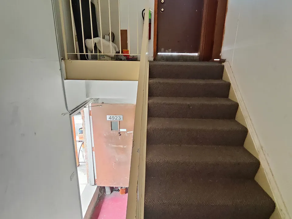 Stairway to apartment (2nd floor)