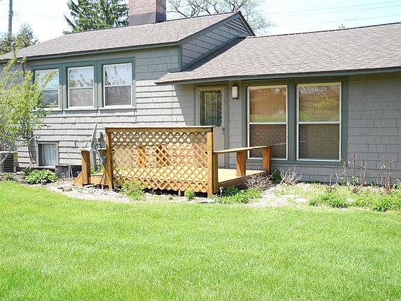 2nd image of 2319 Fernwood Ave