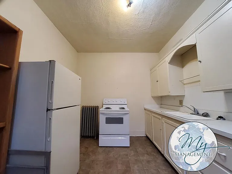 242 Washington St — Photo 22