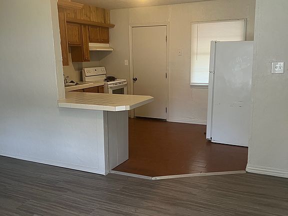 4th image of 2807 NW 19th St