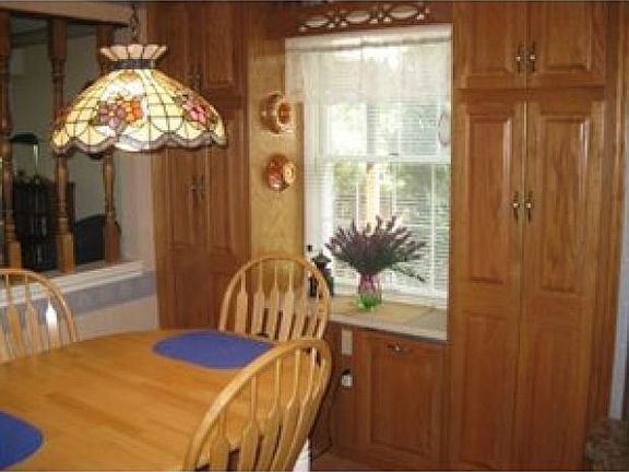 5th image of 1035 Fieldstone Dr