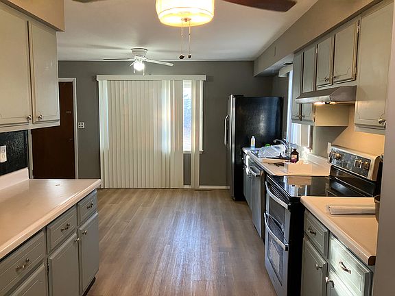 5th image of 513 E Main St