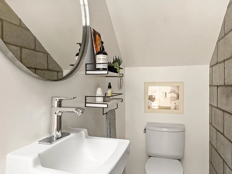 1315 Innes Pl — Photo 17