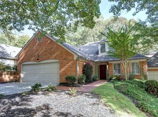 420 Greenlaurel Dr, Sandy Springs, GA 30342
