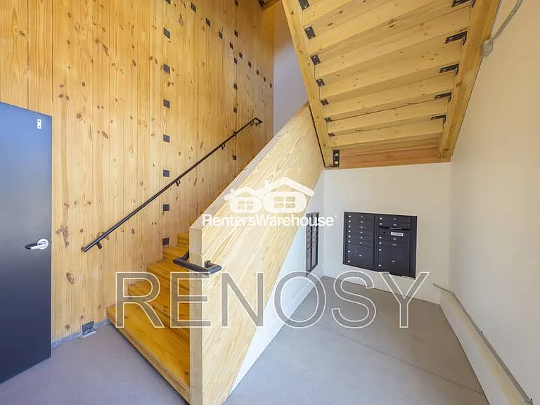 2701 Ingersoll Ave #204 — Photo 2