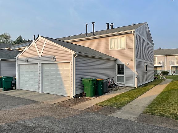 2nd image of 432 Meadow Green Ln