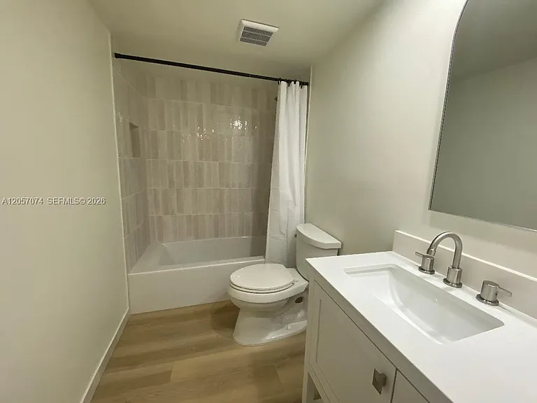 401 SE 3rd St #405 — Photo 11