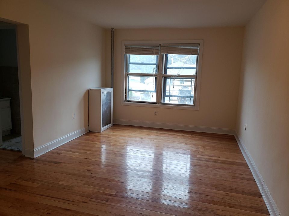 1st image of 910 McLean Ave
