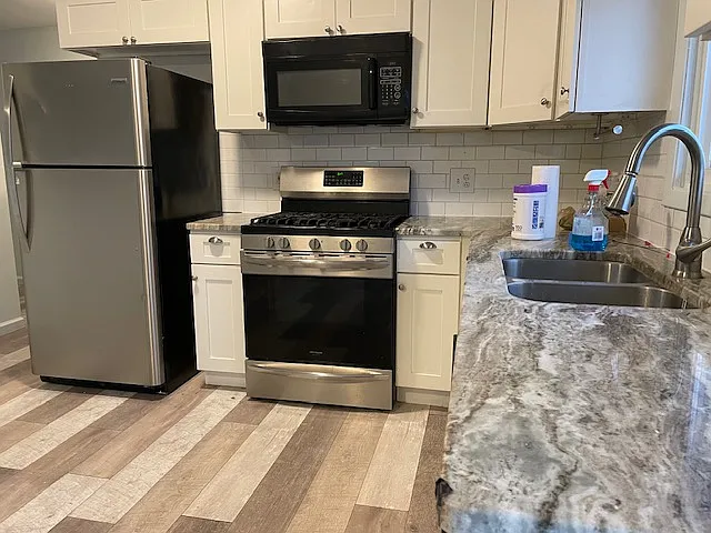 3 bed, 1.5 bath, 1316 sqft, $2,150 — Photo 2