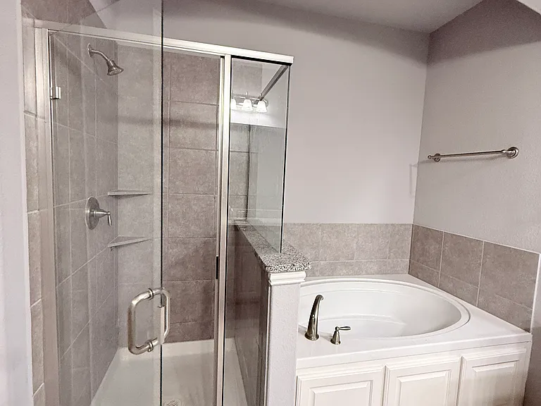 4225 Blackjack Oak Dr — Photo 9