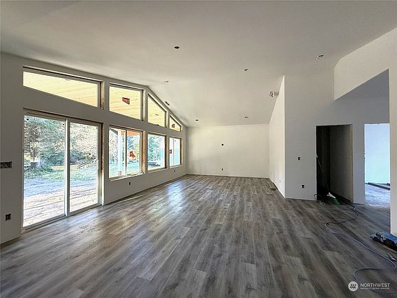 3rd image of 511 Quinault Avenue SE