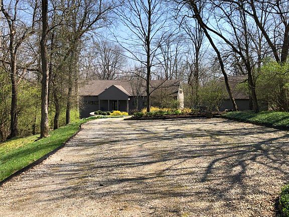 3rd image of 23 Fox Run Cir