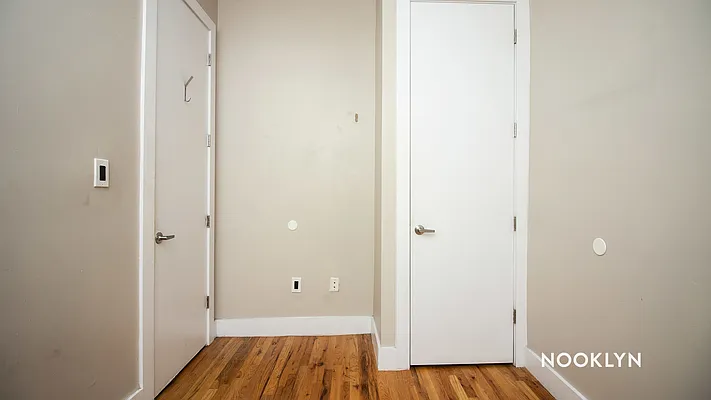 Rented by Nooklyn NYC LLC | media 30