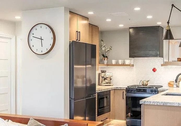 2 bed, 958 sqft, $5,000 — Photo 2