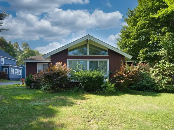 333 Arlington St, Dracut, MA 01826