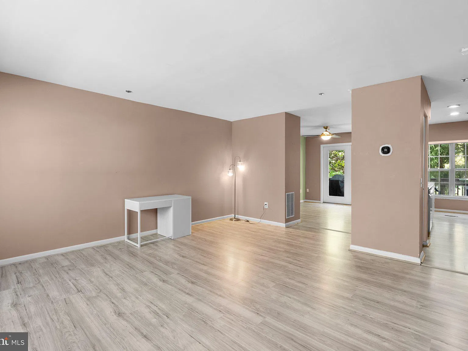 3 bed, 3.5 bath, 1259 sqft, $2,800 — Photo 3
