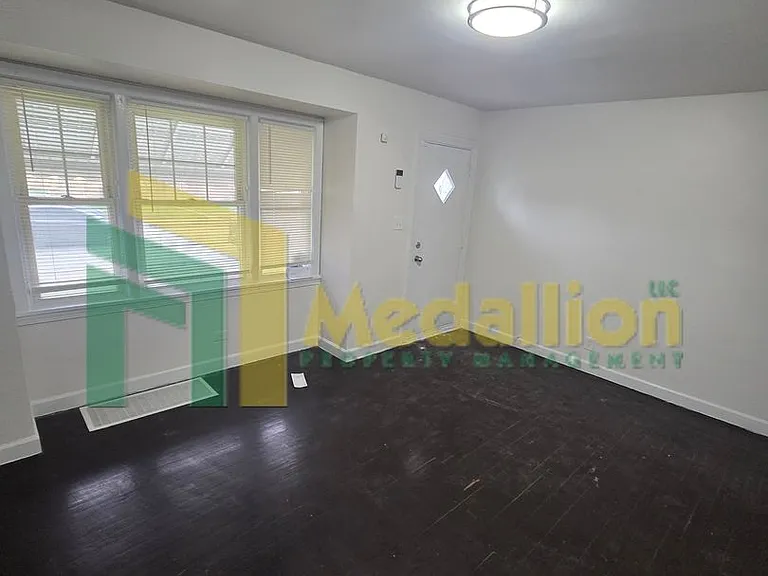 9312 S Peoria St — Photo 3