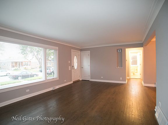5th image of 3165 W 102nd St
