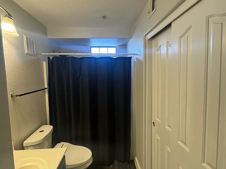 2402 E 5th St #1553 — Photo 3