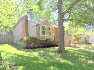1904 SW Speas Dr, Blue Springs, MO 64014