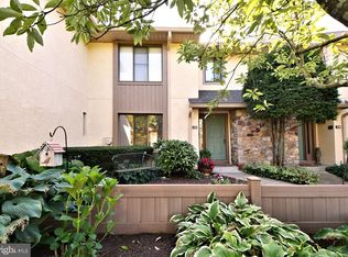 15 High Gate Ln, Blue Bell, PA 19422