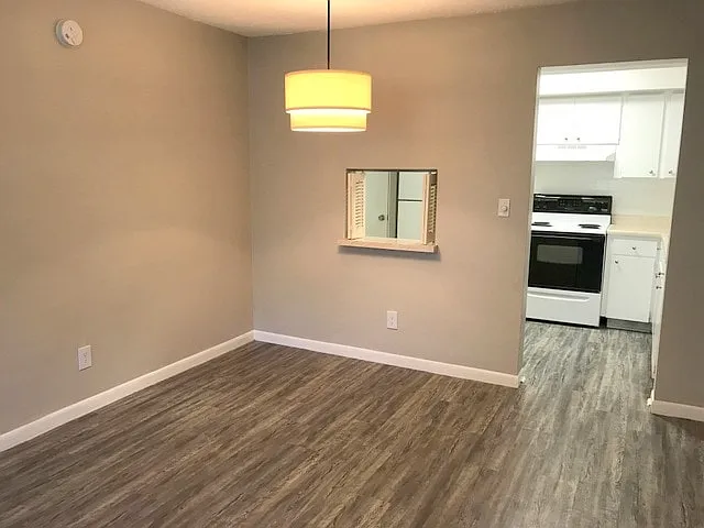 529 30th Ave N #9 — Photo 3