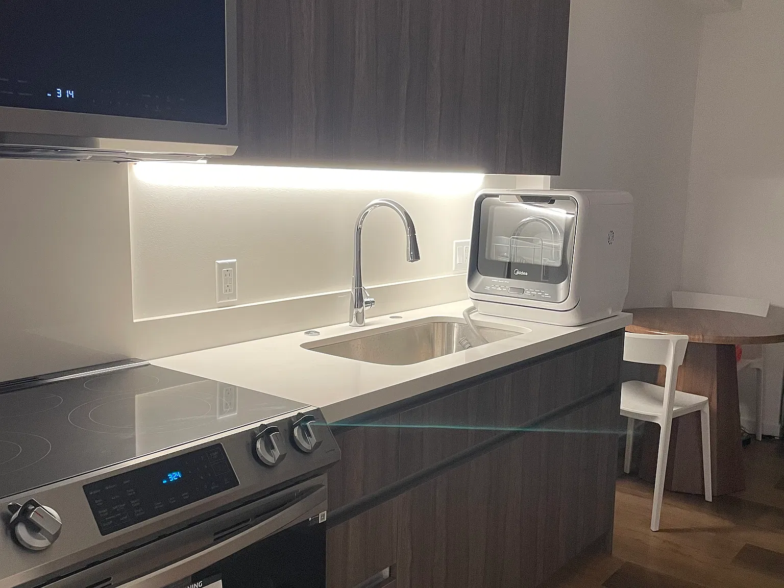 Studio, 394 sqft, $2,800 — Photo 2