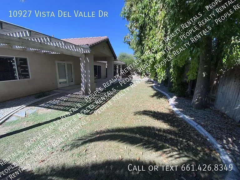 10927 Vista Del Valle Dr — Photo 3