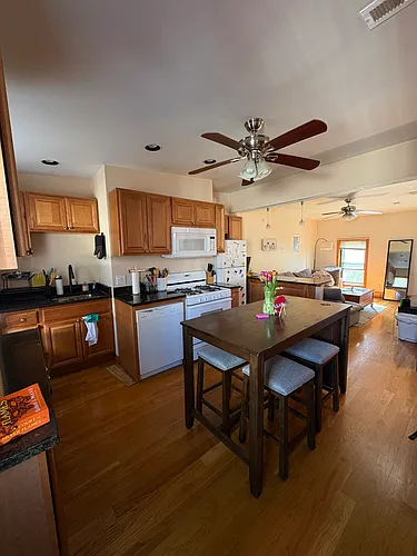 254 E St #3 Photo 1