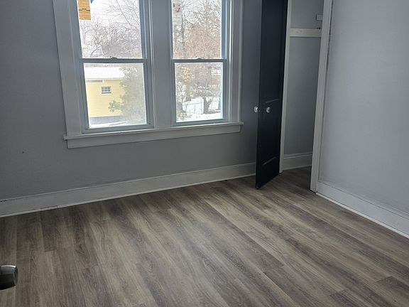 5th image of 11702 Tuscora Ave #1