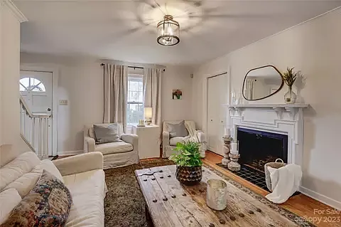 3929 Selwyn Ave — Photo 8