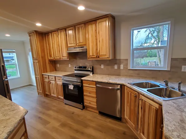 1130 E Chamberlain Ave, Cottage Grove, OR 97424
