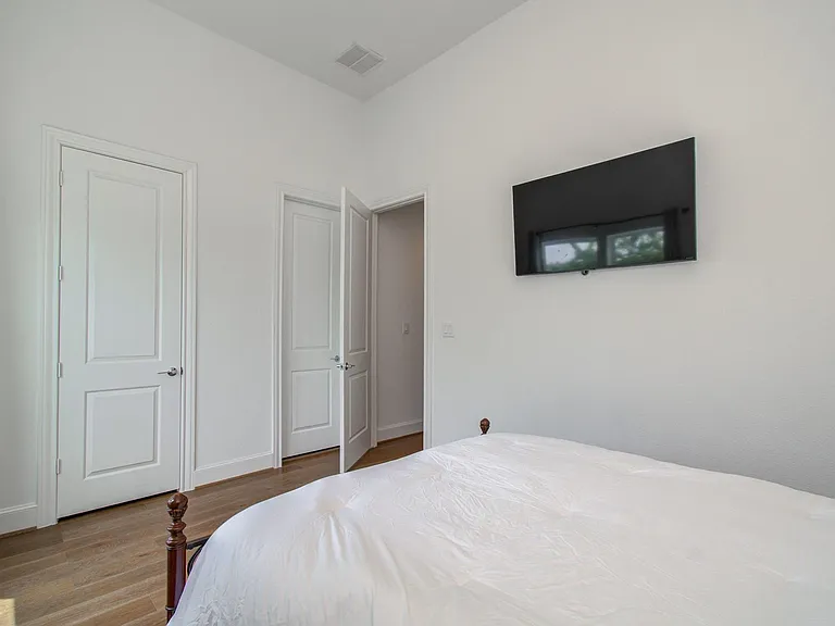 1512 Stuart St — Photo 30