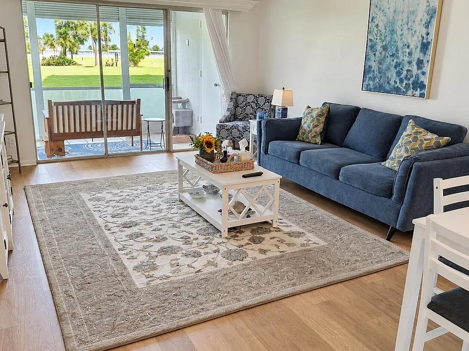 3661 Via Poinciana #113