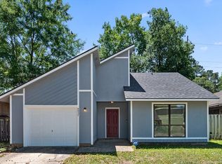 6937 Candlewood Dr, Fayetteville, NC 28314