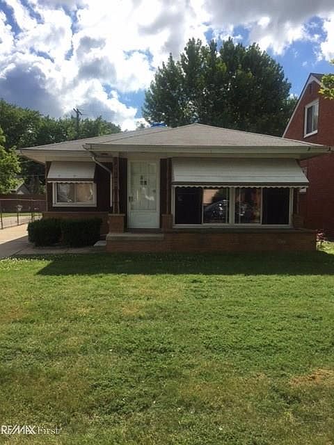 1st image of 28100 Grant St