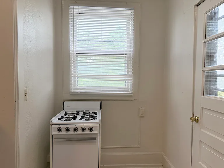 232 S Summit St #A-1 — Photo 5
