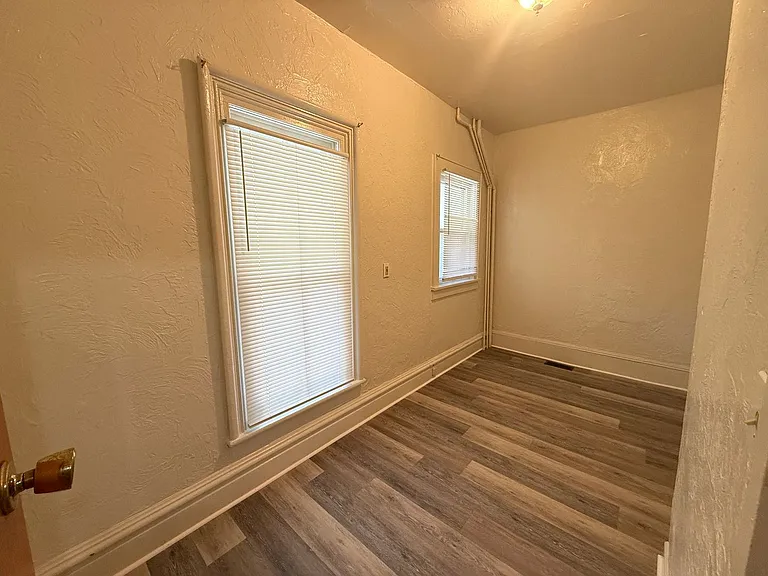 313 W Ganson St — Photo 5