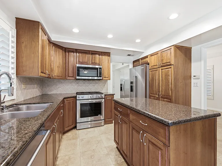 681 Triunfo Canyon Rd — Photo 9
