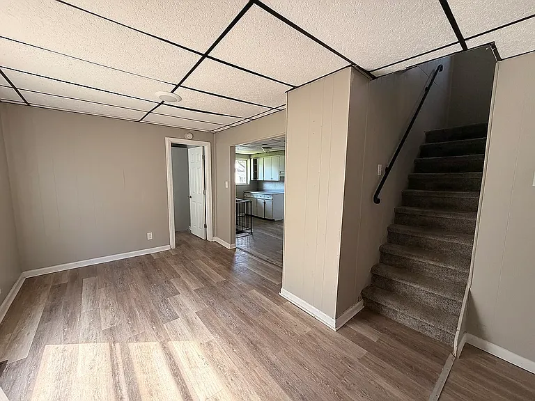 2351 Valentine St — Photo 2