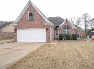 120 Clay Hills Dr, Oakland, TN 38060