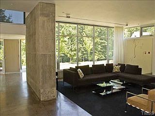 3rd image of 100 Vernon Hills Ct