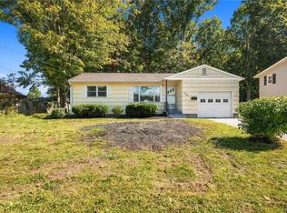 126 River Park Dr, Liverpool, NY 13090