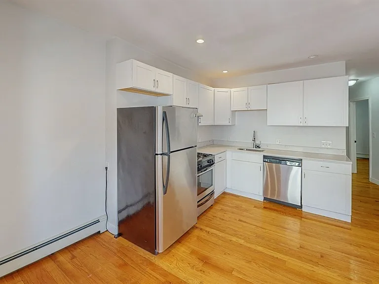 67 Marion St #2 — Photo 12