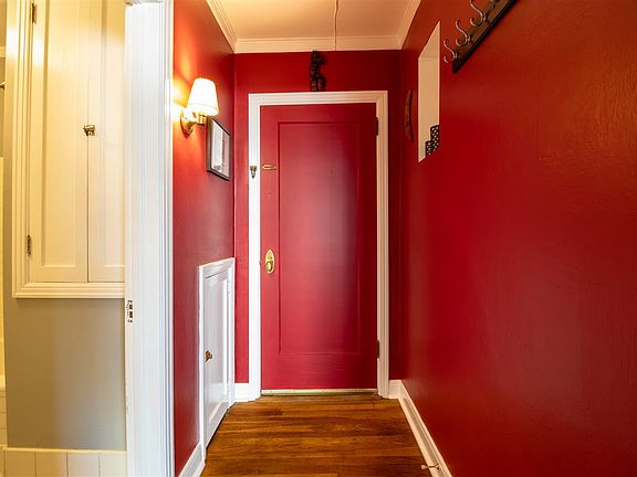 3rd image of 704 W 6th Ave APT 309
