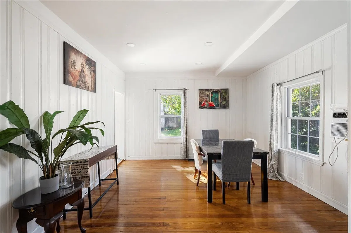 3 bed, 1186 sqft, $3,400 — Photo 4