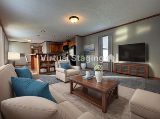 2021 Lark Ln NW, Stewartville, MN 55976